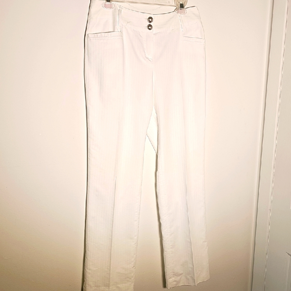 Oltre Womens Light Weight Stylish White Pants. Size 10. Made In ITALY